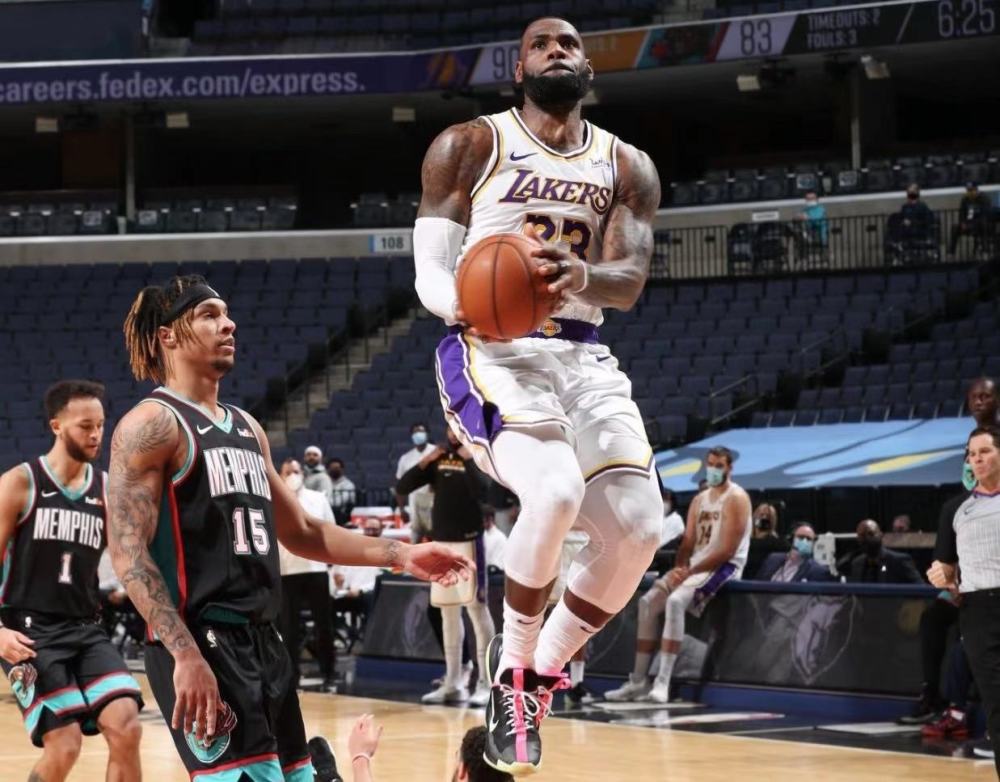 杜兰特关键罚球稳稳命中太阳击败快船登顶西部